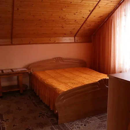 Konukevi Karpatskyi Maetok *